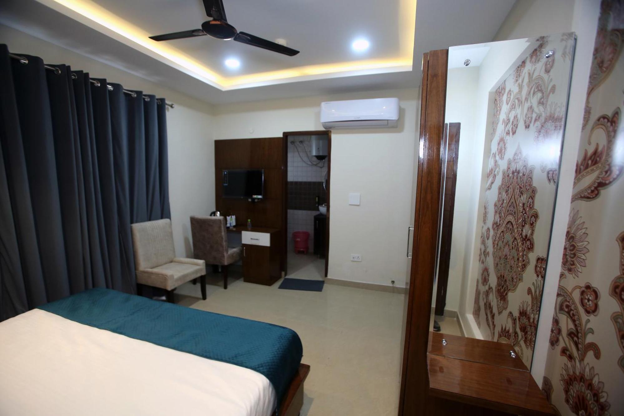 Affluence Hotel Kharar Exterior foto