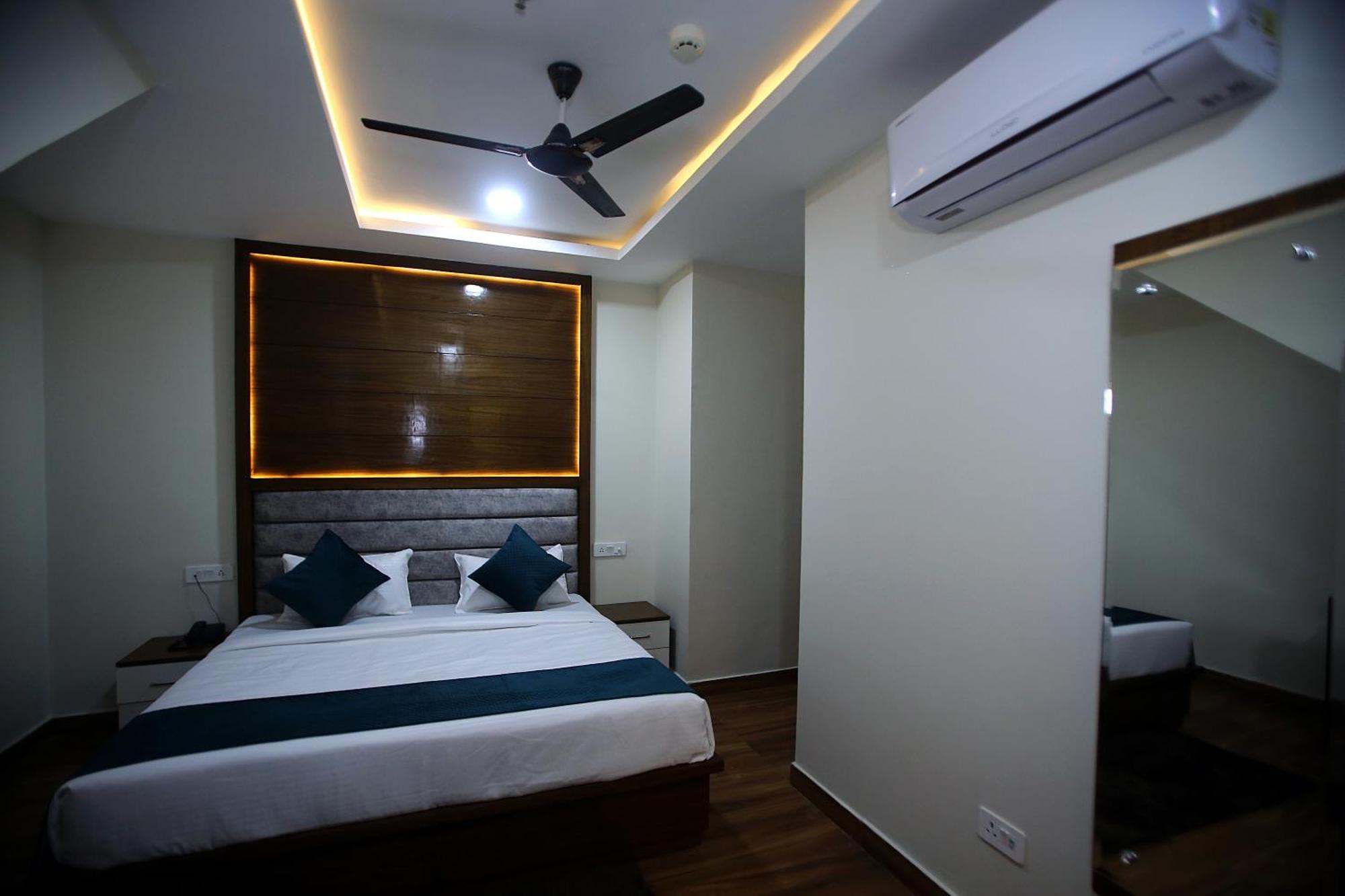 Affluence Hotel Kharar Exterior foto